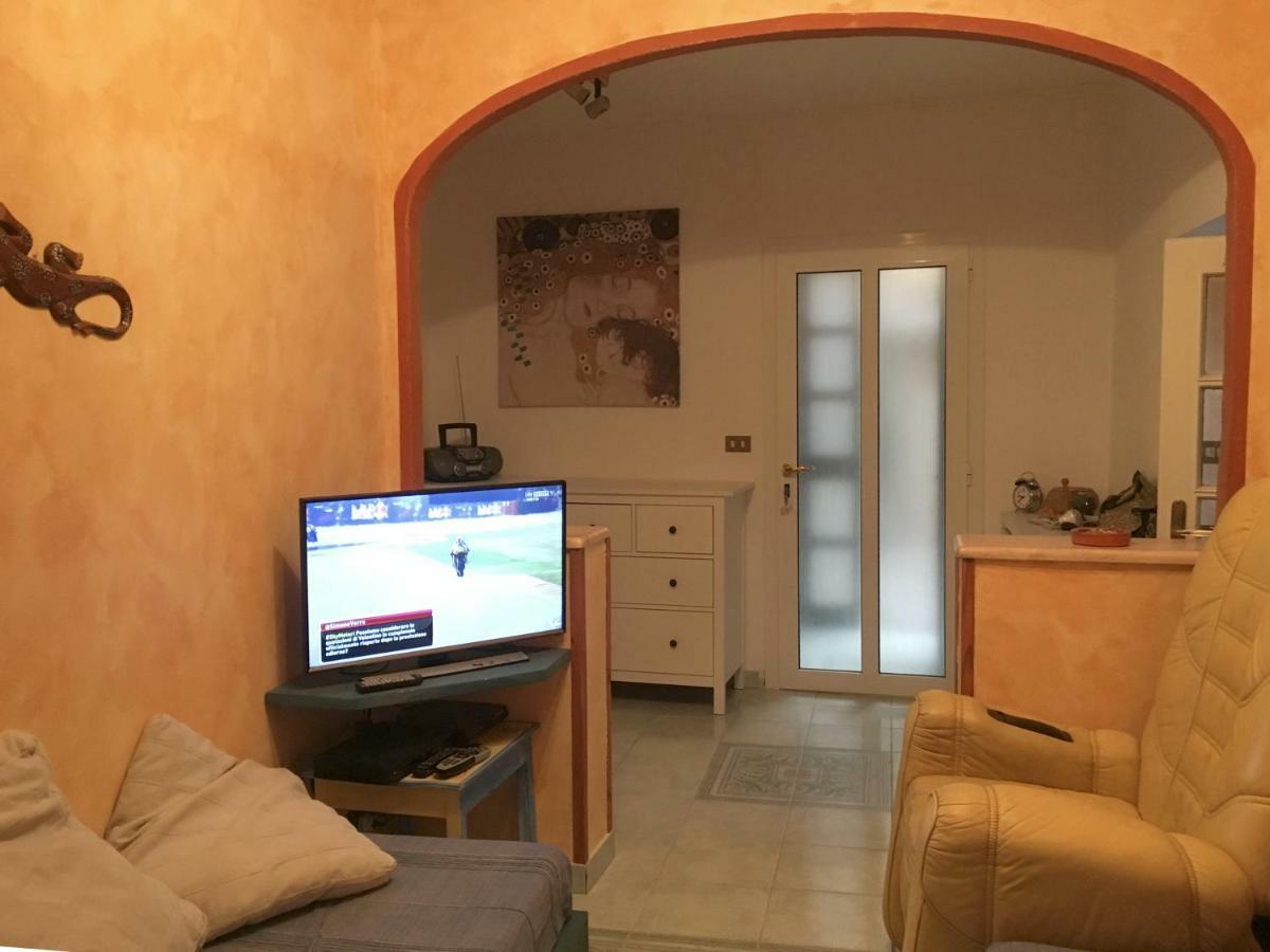 La Casa Di Zoe Apartment Uscio Ngoại thất bức ảnh